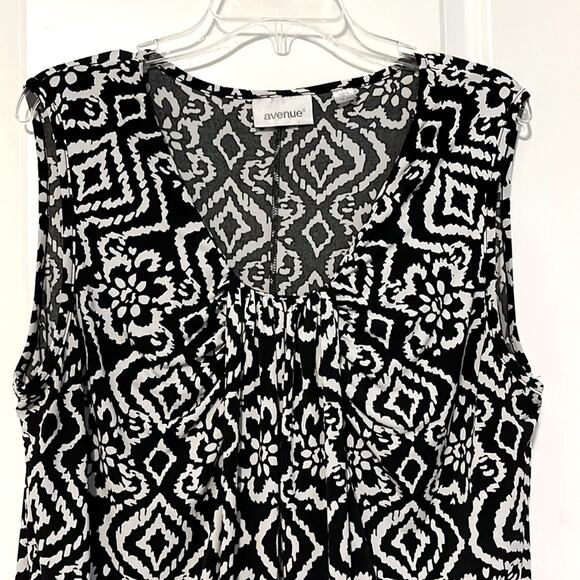 Avenue Sleeveless Floral and Geometric Print Top - Picture 2 of 10